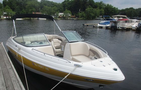 Captained 21' Chapparal 210ssi for up to 6 guests on Lake Hopatcong