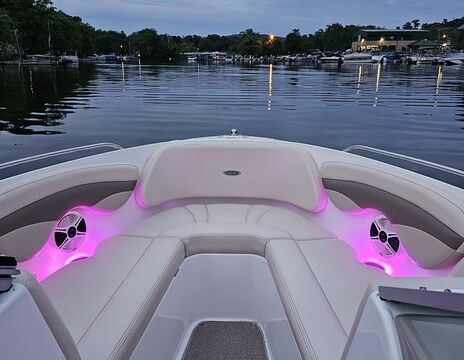 Captained 21' Chapparal 210ssi for up to 6 guests on Lake Hopatcong