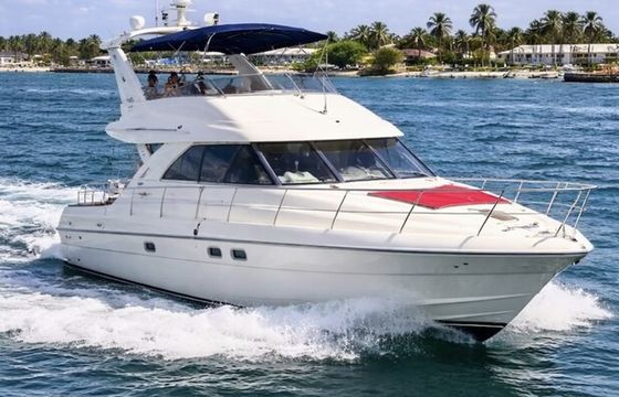 Cranchi 51’ Luxury Yacht – Miami Bay Party Cruise + 1 Hr Free!