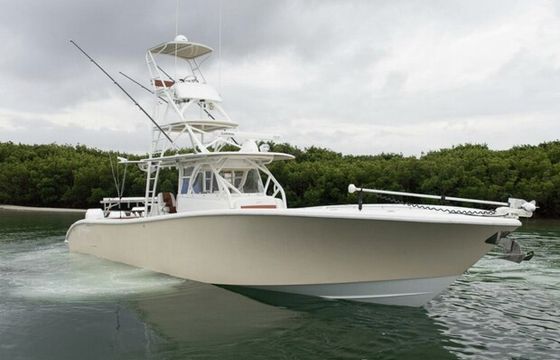 Luxury 42ft Yacht - Restroom Onboard - Great for large groups.