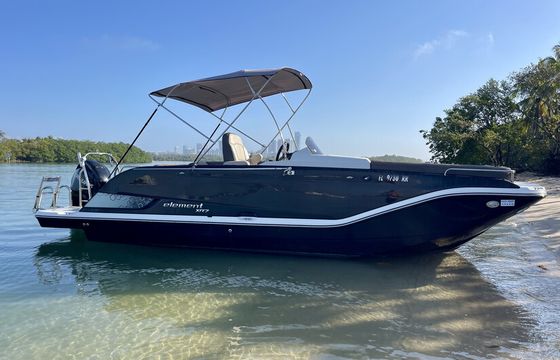 Bayliner XR7 – Better than just a pontoon!