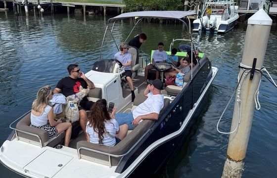 Bayliner XR7 – Better than just a pontoon!