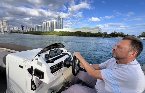 Bayliner XR7 – Better than just a pontoon!