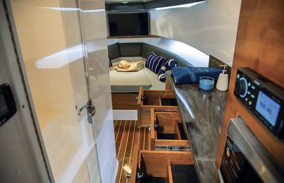 Private Center Console Yacht – Luxury Meets Adventure, Your Way