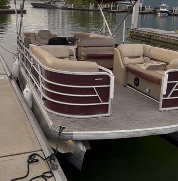 Rhythm and Waves — 22ft Pontoon