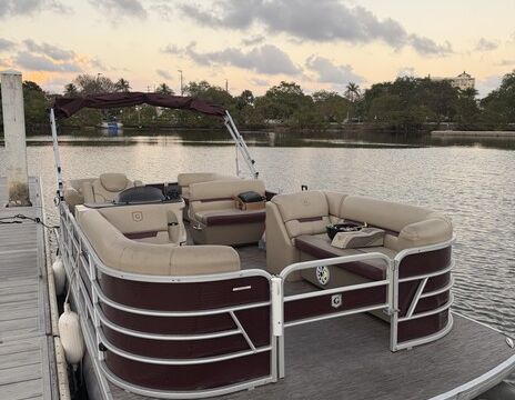 Rhythm and Waves — 22ft Pontoon