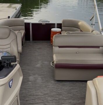 Rhythm and Waves — 22ft Pontoon