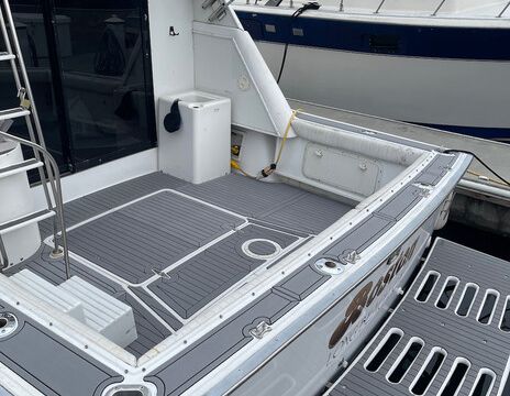 45' Convertable Yacht - Luxury Cruising and Sportfishing Excellence