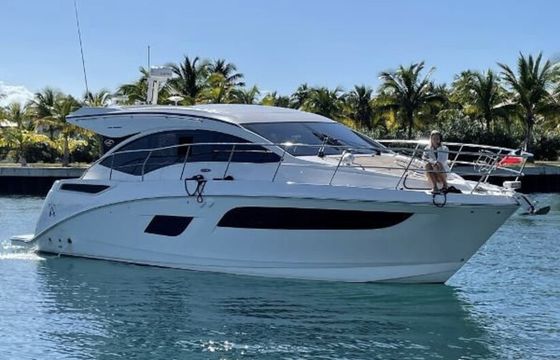 Luxury Sea Ray Sundancer Yacht Experience | Brunch, Celebration