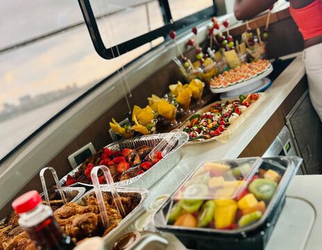 Luxury Sea Ray Sundancer Yacht Experience | Brunch, Celebration