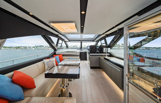 72ft Azimut Luxury Yacht Charter in Miami