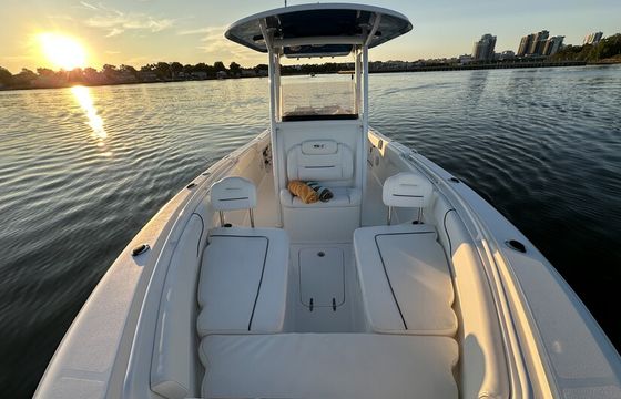 Greenwich's #1 Pristine Gamefish 25 Center Console