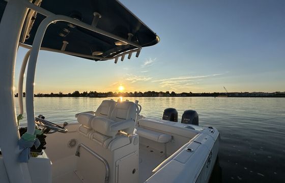 Greenwich's #1 Pristine Gamefish 25 Center Console