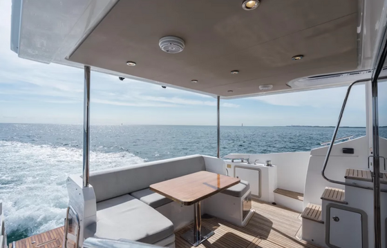 50ft Azimut Luxury Yacht Charter Miami