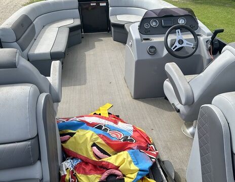 22 Veranda Barge