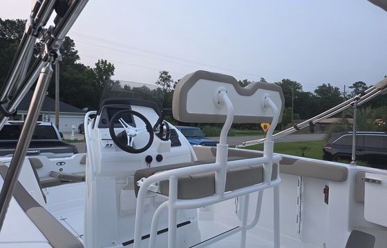 2025 Tahoe 2150CC Fishing, Cruising or Just Chilling Price Negotiable