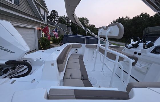 2025 Tahoe 2150CC Fishing, Cruising or Just Chilling Price Negotiable