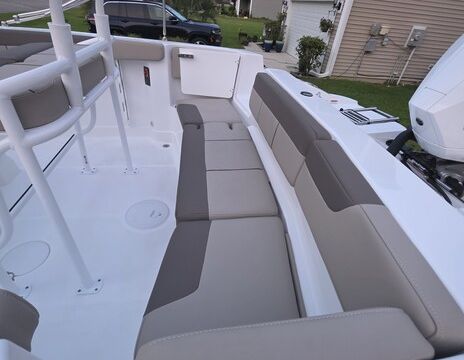2025 Tahoe 2150CC Fishing, Cruising or Just Chilling Price Negotiable
