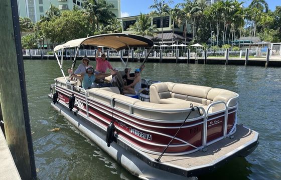 24’ Party Barge Pontoon – Cruise, Lounge &amp; Explore | GAS INCLUDED