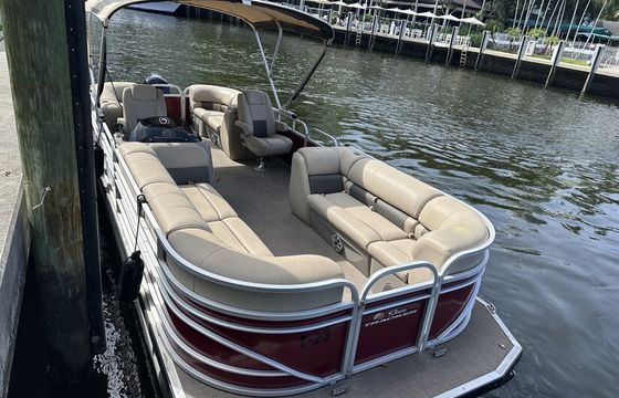 24’ Party Barge Pontoon – Cruise, Lounge &amp; Explore | GAS INCLUDED