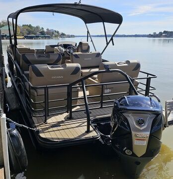 2025 Sylvan 24' Tritoon 12 People 250HP