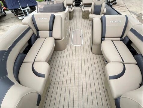 2025 Sylvan 24' Tritoon 12 People 250HP