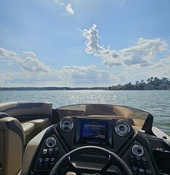 2025 Sylvan 24' Tritoon 12 People 250HP