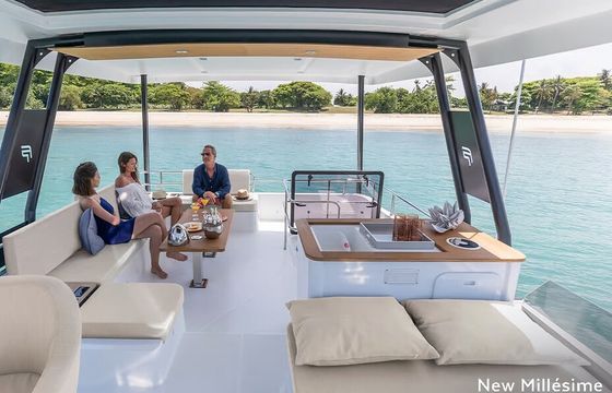 Congetta | Three-Level Luxury Power Catamaran – Vinoy Marina