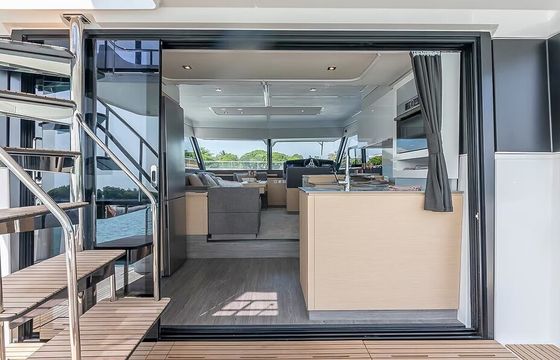 Congetta | Three-Level Luxury Power Catamaran – Vinoy Marina