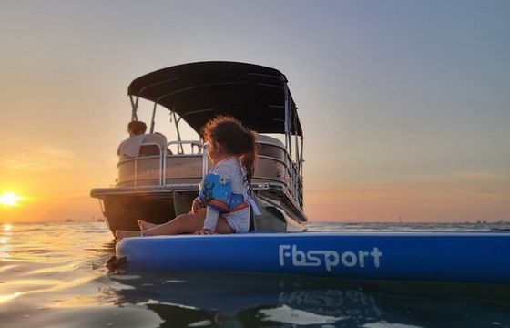 Family-Friendly Berkshire Tritoon – Relax, Cruise, Enjoy