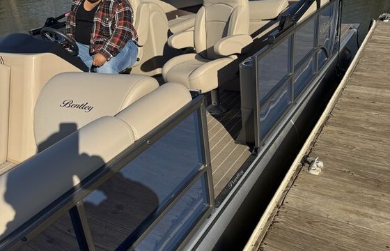 2024 Bentley Legacy Navigator 24' Lake Jackson from Reasor's Landing