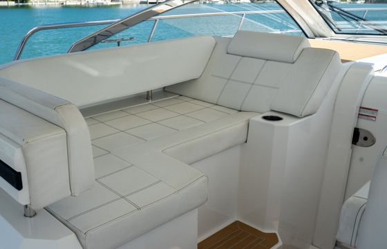 Luxury 39’ Cruisers Yachts Express Coupe Charter in Miami
