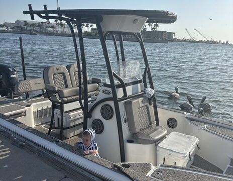 Welcome to our Sea Pro 23ft 228 Bay Series!
