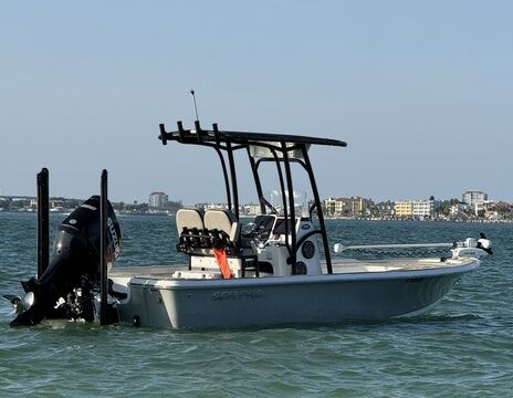 Welcome to our Sea Pro 23ft 228 Bay Series!