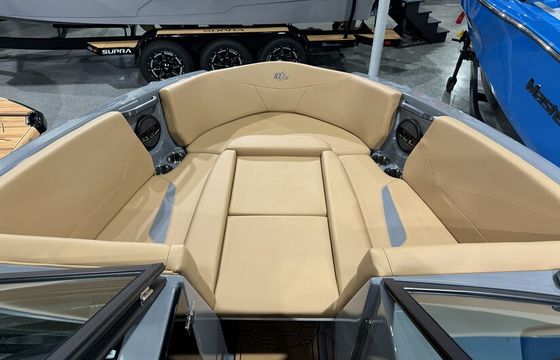 *Brand New* 2025 Mastercraft Surf and Wake Boat