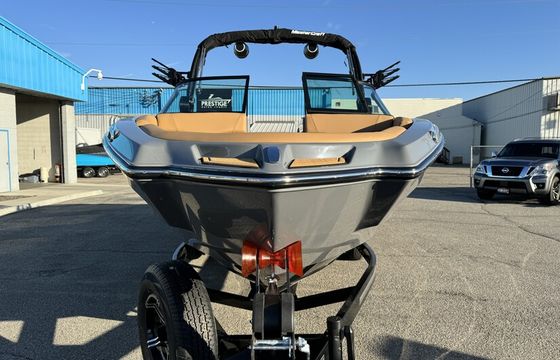 *Brand New* 2025 Mastercraft Surf and Wake Boat