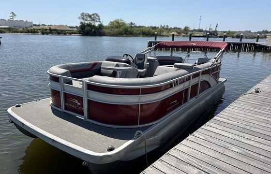 2023 23’ Bennington Pontoon | Seats 12 | Orange Beach