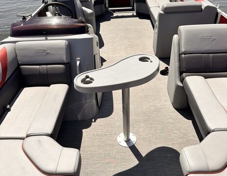 2023 23’ Bennington Pontoon | Seats 12 | Orange Beach