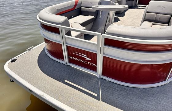 2023 23’ Bennington Pontoon | Seats 12 | Orange Beach