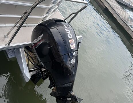 Come enjoy the day on beautiful Luxury Tritoon