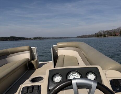 Come enjoy the day on beautiful Luxury Tritoon