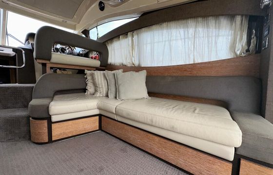 Azimut 45 Flybridge Yacht Party