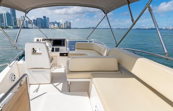 Azimut 45 Flybridge Yacht Party