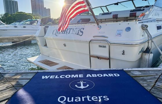 Sea Ray 300 Motor Yacht | Chicago Playpen and River Cruises