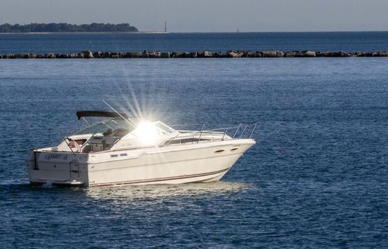 Sea Ray 300 Motor Yacht | Chicago Playpen and River Cruises