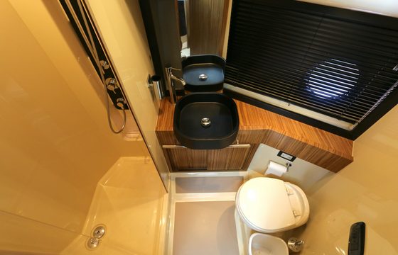 Explore Miami in Style | 45’ Azimut Magellano