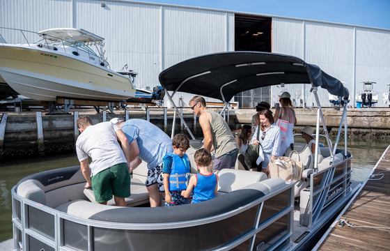 Luxury Tritoon | Sandbar Party & Dolphin Cruises
