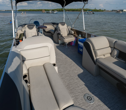 Luxury Tritoon | Sandbar Party & Dolphin Cruises