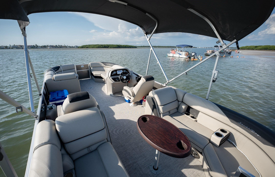 Luxury Tritoon | Sandbar Party & Dolphin Cruises
