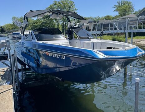 Nautique G Surf Charters